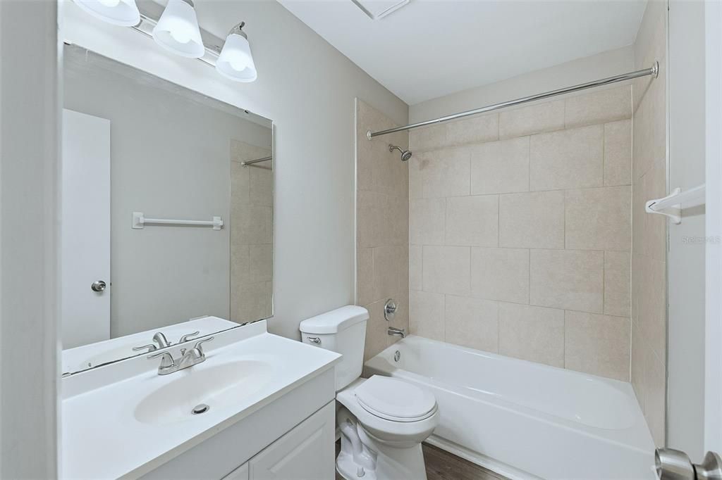 Active With Contract: $290,000 (3 beds, 2 baths, 1524 Square Feet)