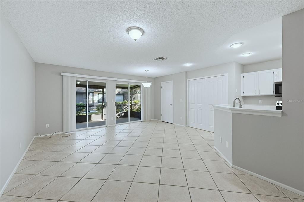 Active With Contract: $290,000 (3 beds, 2 baths, 1524 Square Feet)