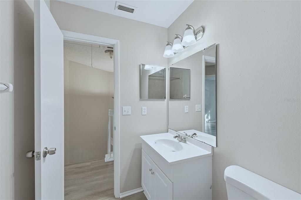 Active With Contract: $290,000 (3 beds, 2 baths, 1524 Square Feet)