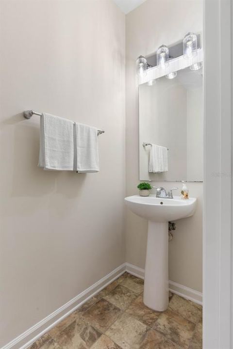 Active With Contract: $239,000 (2 beds, 2 baths, 1420 Square Feet)