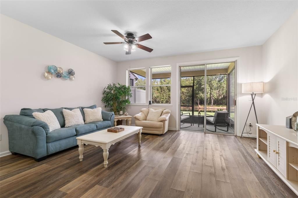 Active With Contract: $239,000 (2 beds, 2 baths, 1420 Square Feet)