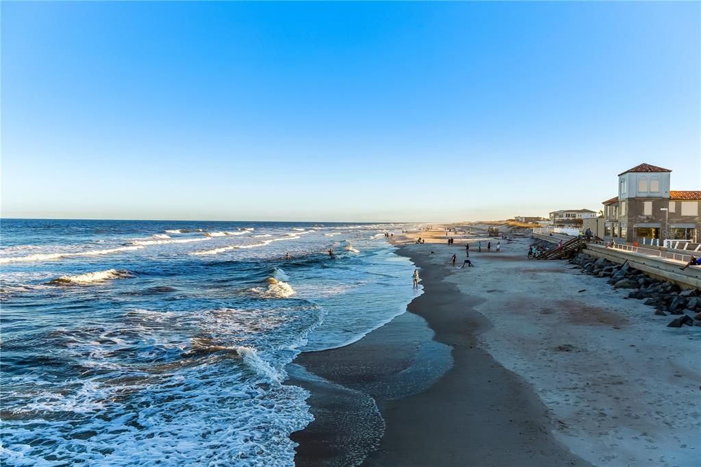 Active With Contract: $239,000 (2 beds, 2 baths, 1420 Square Feet)