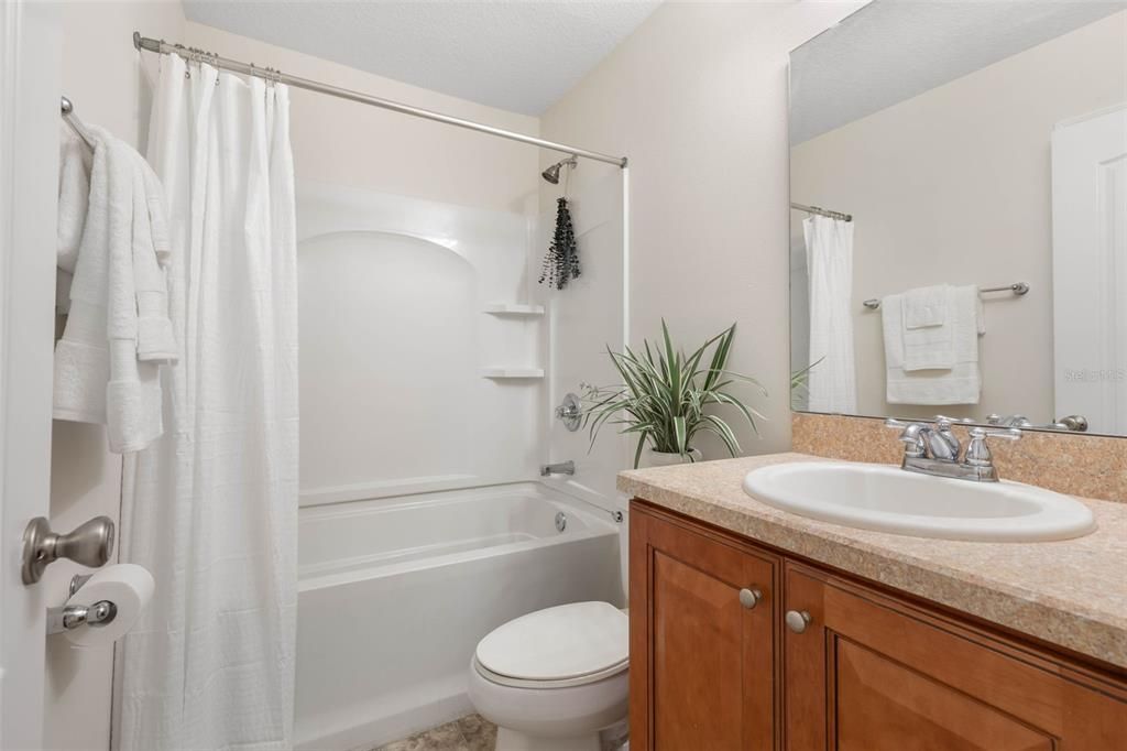 Active With Contract: $239,000 (2 beds, 2 baths, 1420 Square Feet)