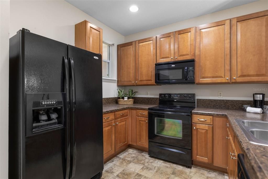 Active With Contract: $239,000 (2 beds, 2 baths, 1420 Square Feet)