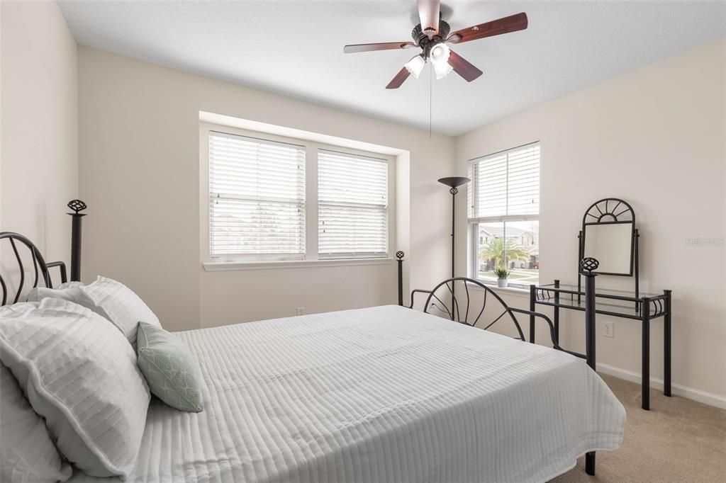 Active With Contract: $239,000 (2 beds, 2 baths, 1420 Square Feet)