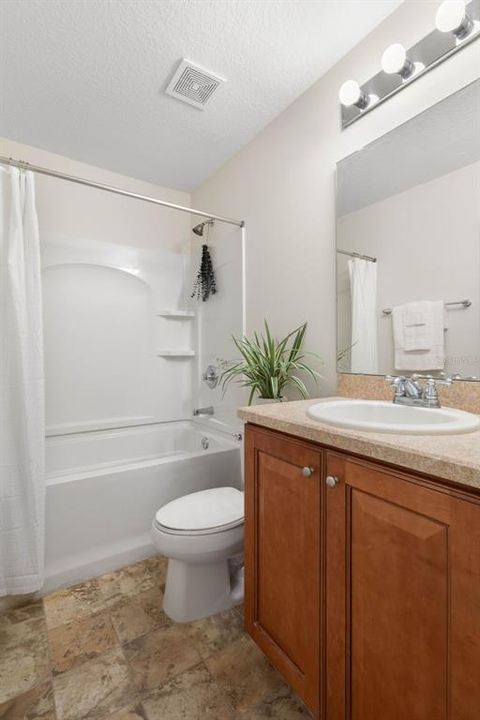 Active With Contract: $239,000 (2 beds, 2 baths, 1420 Square Feet)