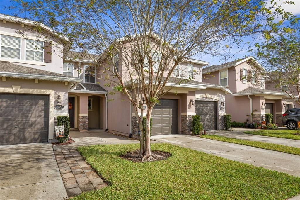 Active With Contract: $239,000 (2 beds, 2 baths, 1420 Square Feet)