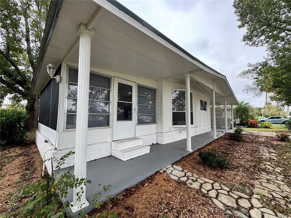 For Rent: $1,245 (2 beds, 2 baths, 1012 Square Feet)