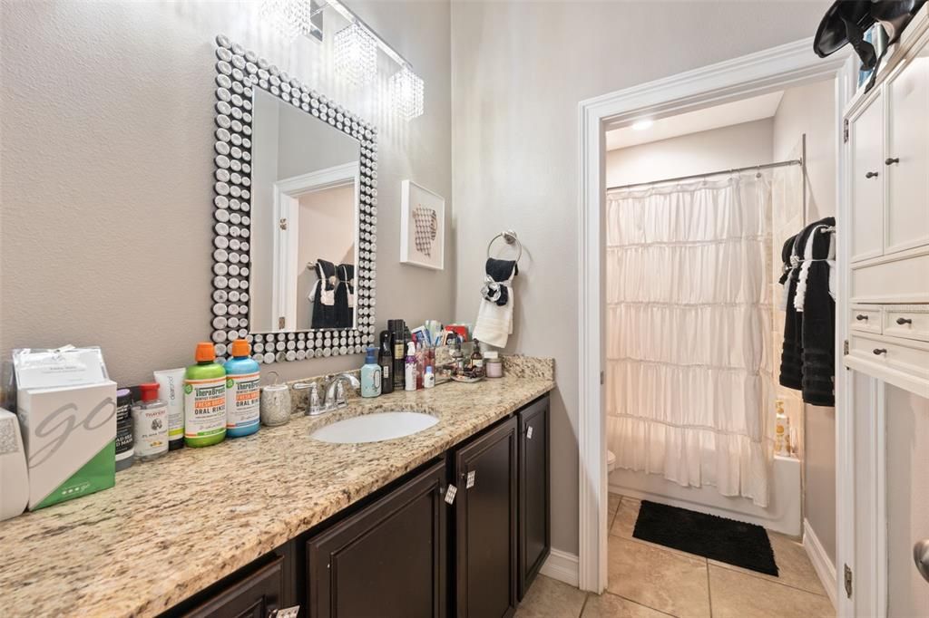 En Venta: $944,999 (6 camas, 4 baños, 3640 Pies cuadrados)