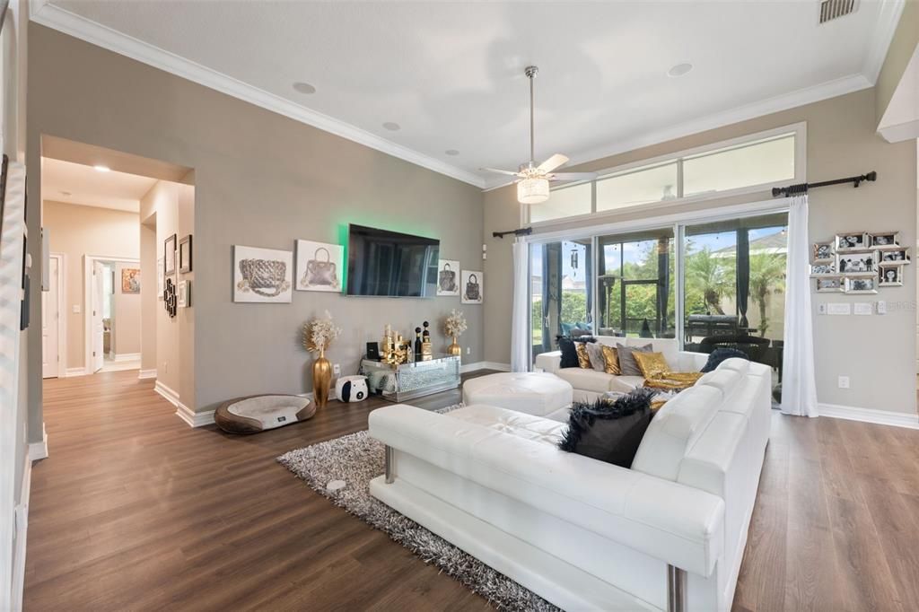 En Venta: $944,999 (6 camas, 4 baños, 3640 Pies cuadrados)