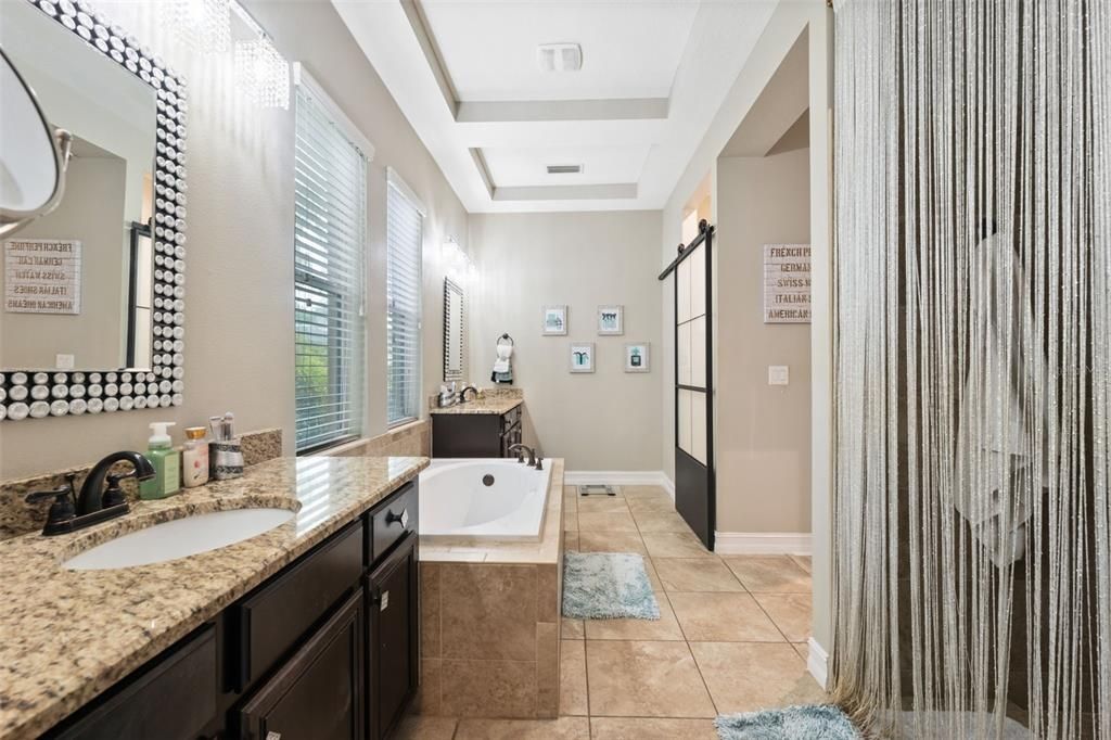 En Venta: $944,999 (6 camas, 4 baños, 3640 Pies cuadrados)