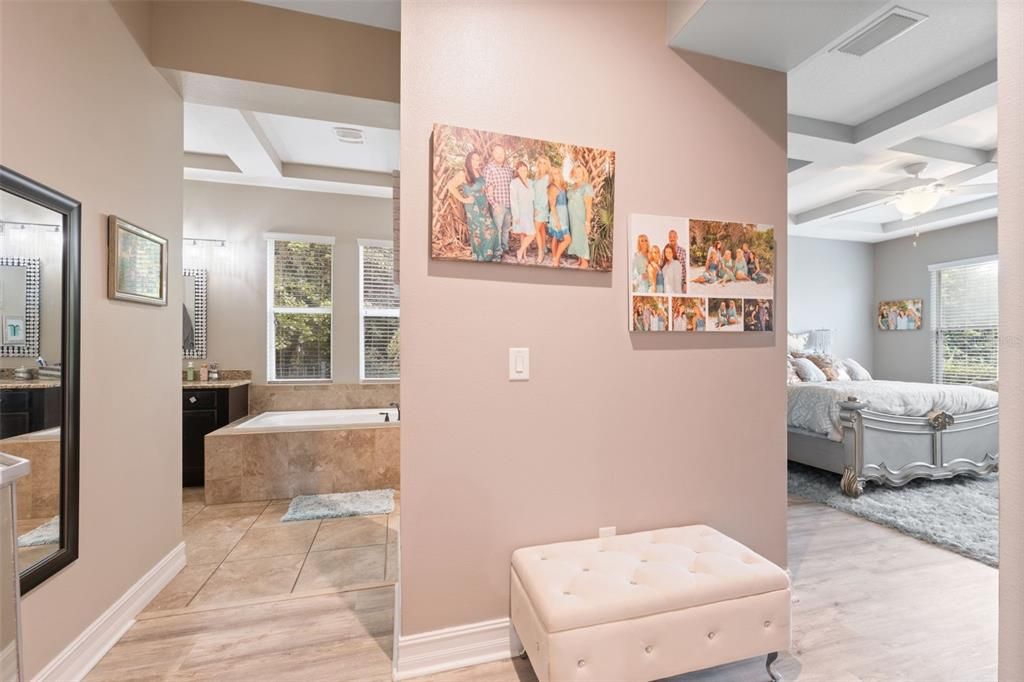 En Venta: $944,999 (6 camas, 4 baños, 3640 Pies cuadrados)