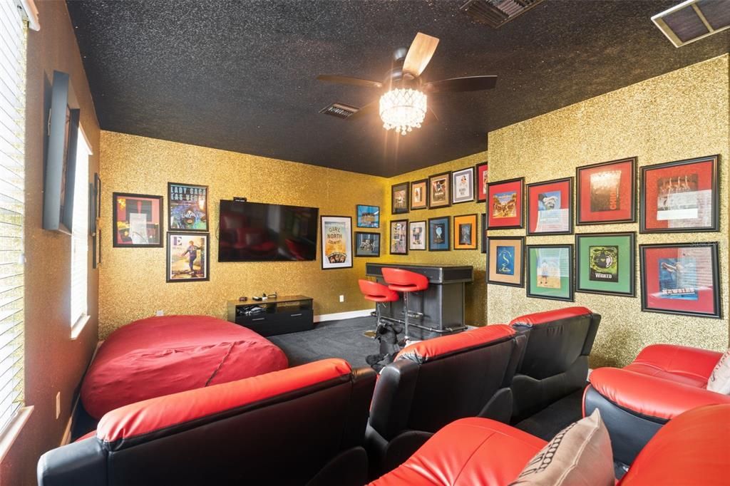 En Venta: $944,999 (6 camas, 4 baños, 3640 Pies cuadrados)