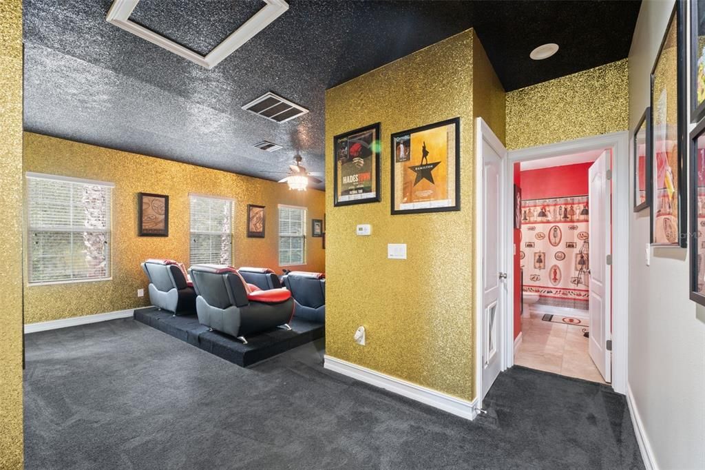 En Venta: $944,999 (6 camas, 4 baños, 3640 Pies cuadrados)