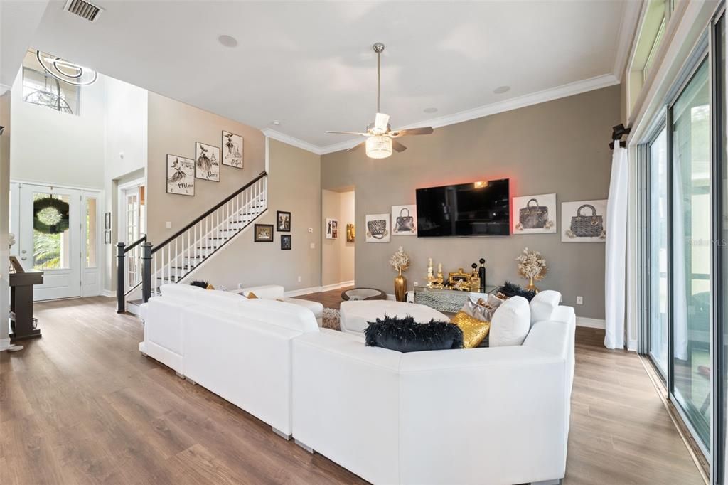 En Venta: $944,999 (6 camas, 4 baños, 3640 Pies cuadrados)