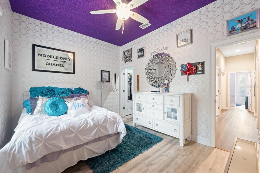 En Venta: $944,999 (6 camas, 4 baños, 3640 Pies cuadrados)