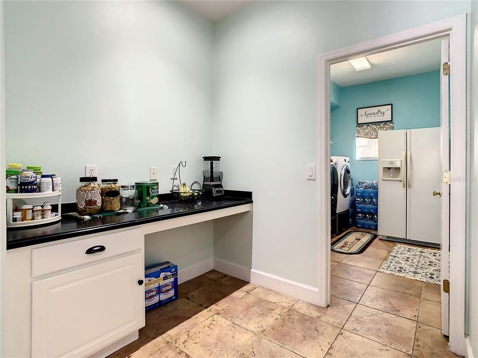 待售: $565,000 (5 贝兹, 3 浴室, 3560 平方英尺)