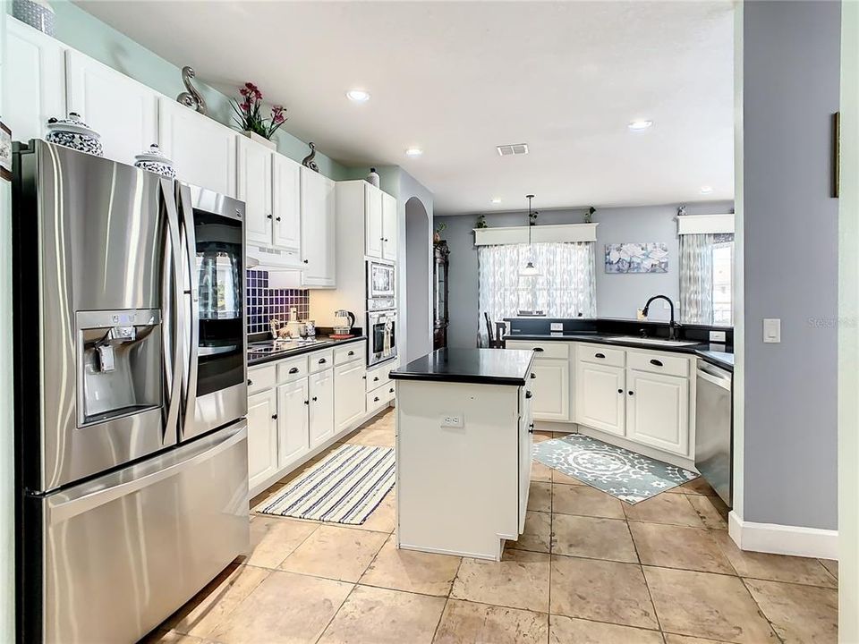 待售: $565,000 (5 贝兹, 3 浴室, 3560 平方英尺)