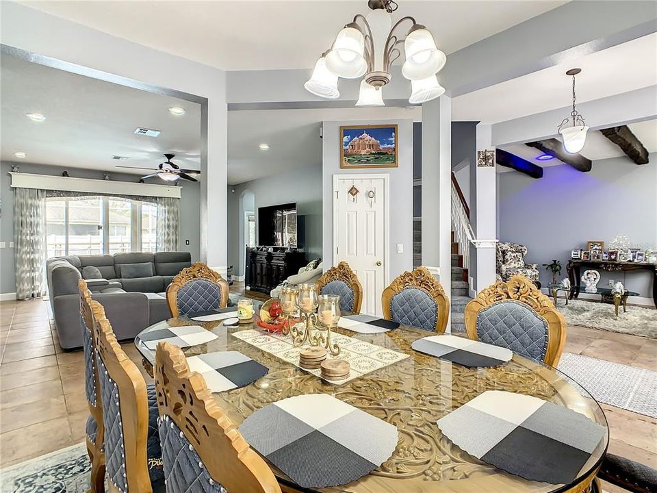 待售: $565,000 (5 贝兹, 3 浴室, 3560 平方英尺)