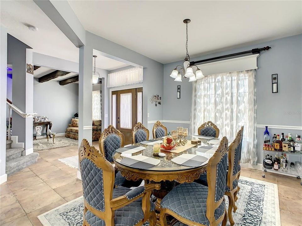 待售: $565,000 (5 贝兹, 3 浴室, 3560 平方英尺)