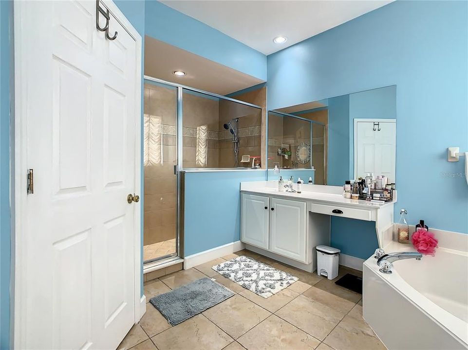 待售: $565,000 (5 贝兹, 3 浴室, 3560 平方英尺)