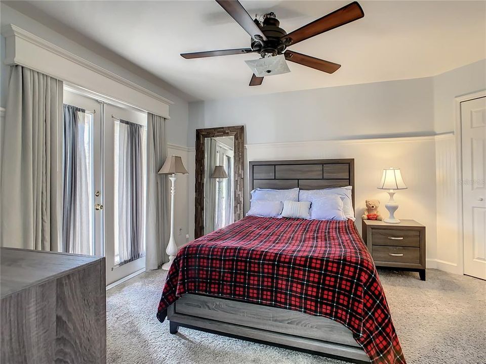 待售: $565,000 (5 贝兹, 3 浴室, 3560 平方英尺)