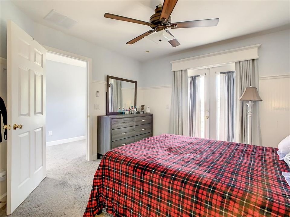 待售: $565,000 (5 贝兹, 3 浴室, 3560 平方英尺)