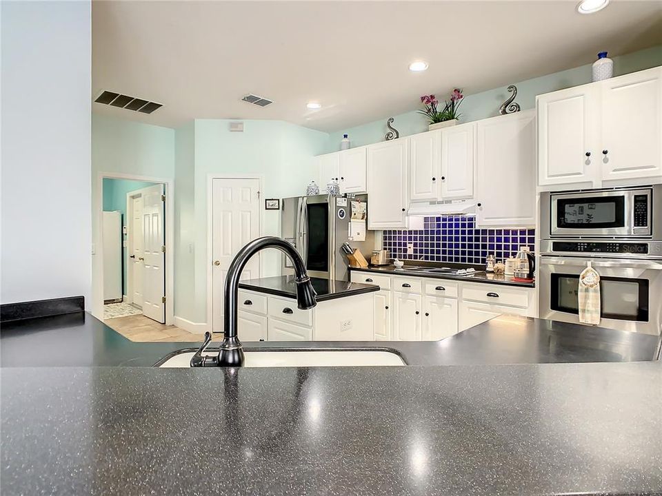 待售: $565,000 (5 贝兹, 3 浴室, 3560 平方英尺)