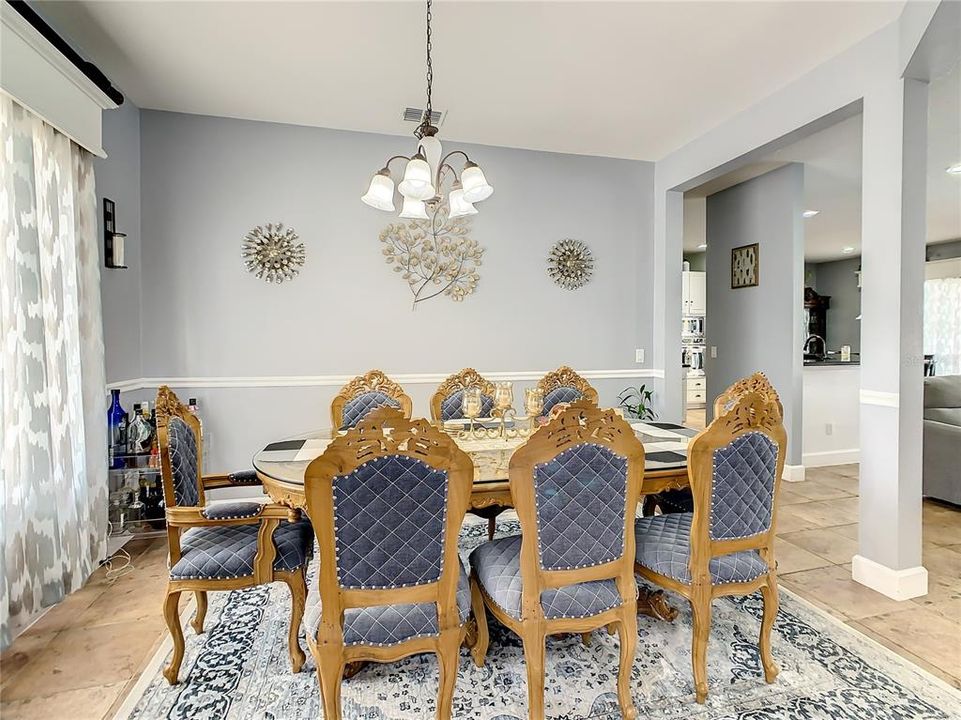 待售: $565,000 (5 贝兹, 3 浴室, 3560 平方英尺)