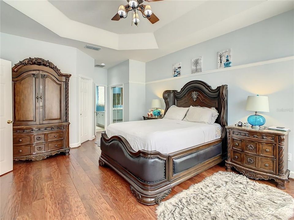 待售: $565,000 (5 贝兹, 3 浴室, 3560 平方英尺)