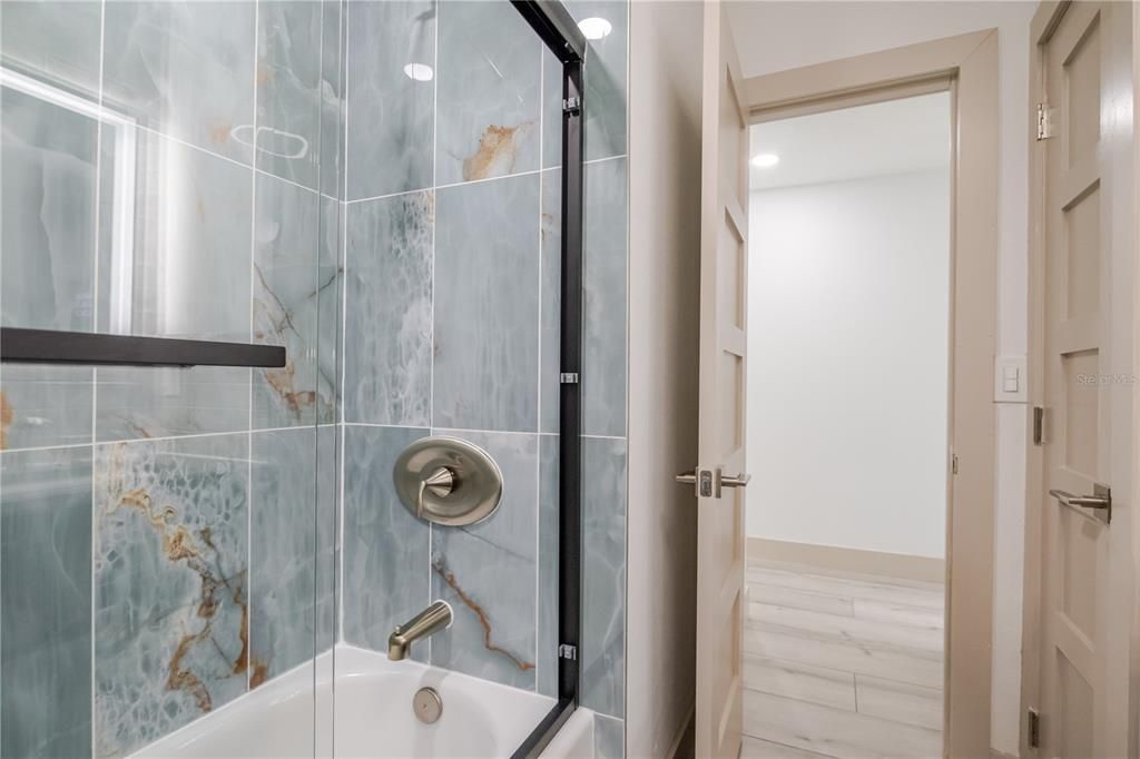 出租: $3,700 (4 贝兹, 2 浴室, 1920 平方英尺)