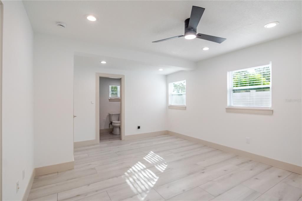 出租: $3,700 (4 贝兹, 2 浴室, 1920 平方英尺)