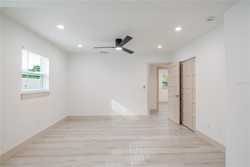 出租: $3,700 (4 贝兹, 2 浴室, 1920 平方英尺)