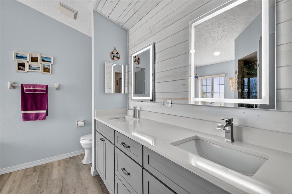 For Sale: $345,000 (3 beds, 2 baths, 1827 Square Feet)