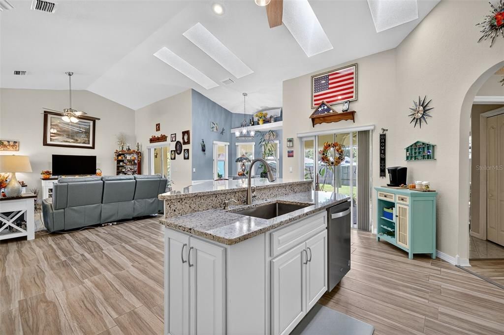 For Sale: $345,000 (3 beds, 2 baths, 1827 Square Feet)