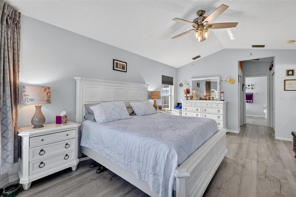 For Sale: $345,000 (3 beds, 2 baths, 1827 Square Feet)