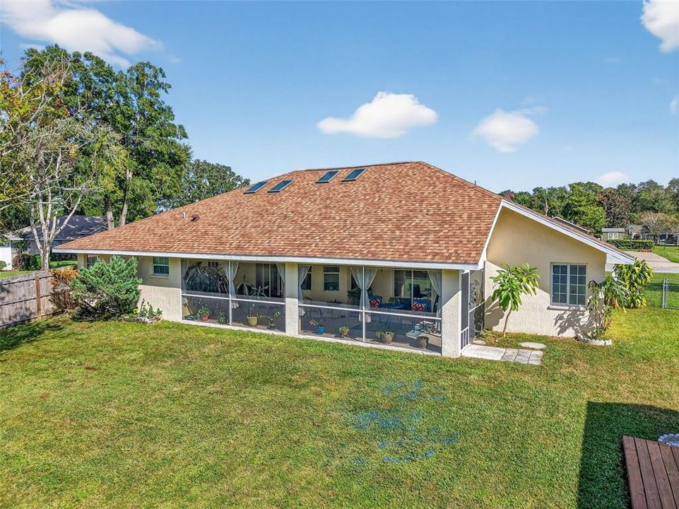 For Sale: $345,000 (3 beds, 2 baths, 1827 Square Feet)