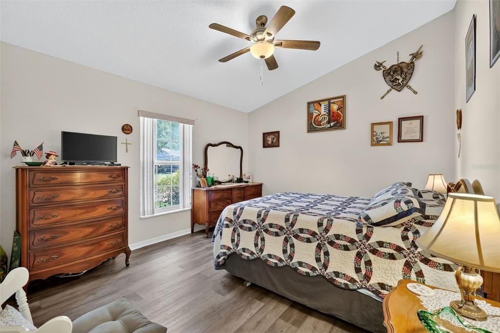 For Sale: $345,000 (3 beds, 2 baths, 1827 Square Feet)