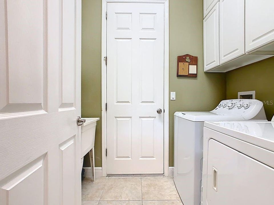 Active With Contract: $339,000 (2 beds, 2 baths, 1712 Square Feet)