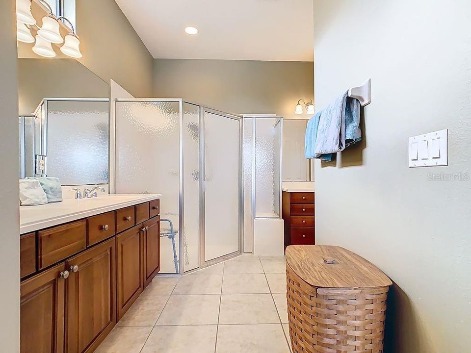 Active With Contract: $339,000 (2 beds, 2 baths, 1712 Square Feet)