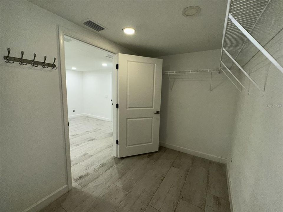 For Sale: $349,000 (2 beds, 1 baths, 686 Square Feet)