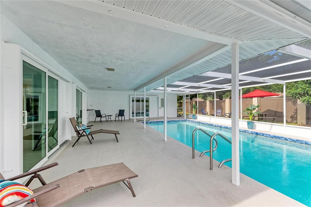 En Venta: $699,900 (3 camas, 3 baños, 1904 Pies cuadrados)