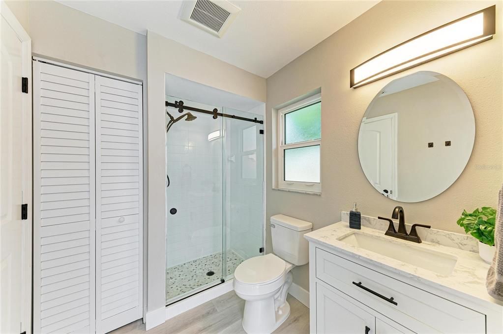 En Venta: $699,900 (3 camas, 3 baños, 1904 Pies cuadrados)