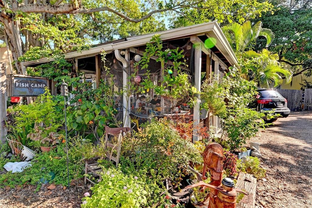 En Venta: $699,900 (3 camas, 3 baños, 1904 Pies cuadrados)