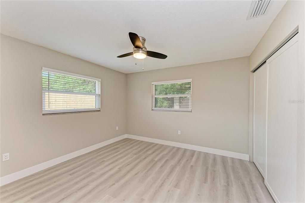 En Venta: $699,900 (3 camas, 3 baños, 1904 Pies cuadrados)