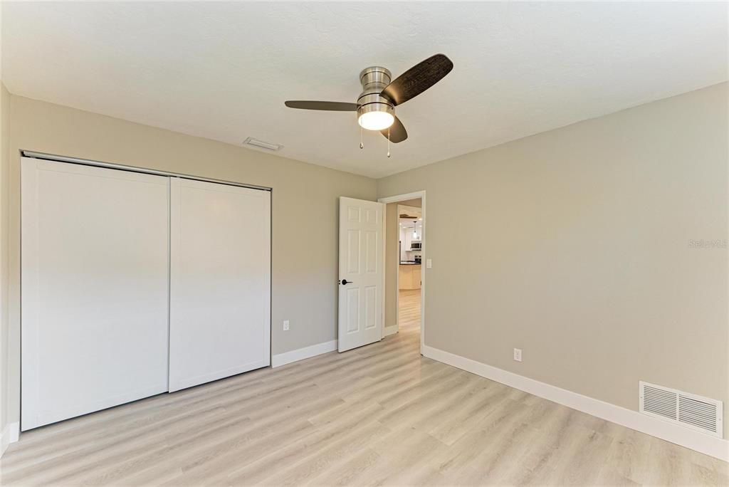 En Venta: $699,900 (3 camas, 3 baños, 1904 Pies cuadrados)