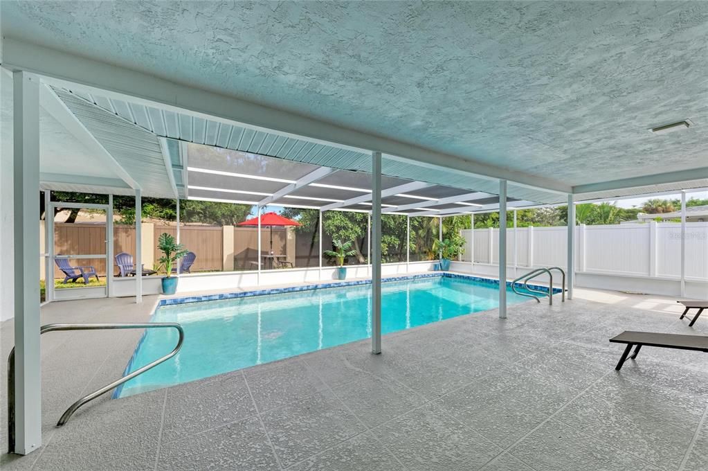 En Venta: $699,900 (3 camas, 3 baños, 1904 Pies cuadrados)