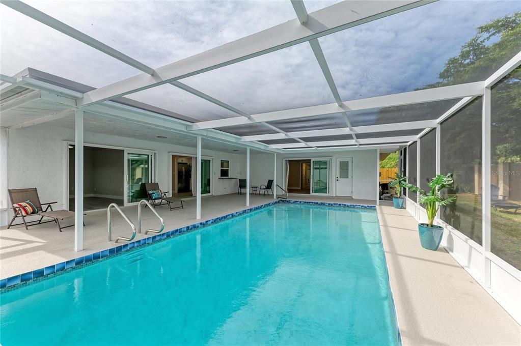 En Venta: $699,900 (3 camas, 3 baños, 1904 Pies cuadrados)