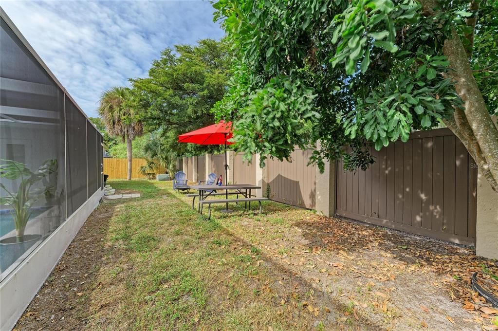 En Venta: $699,900 (3 camas, 3 baños, 1904 Pies cuadrados)