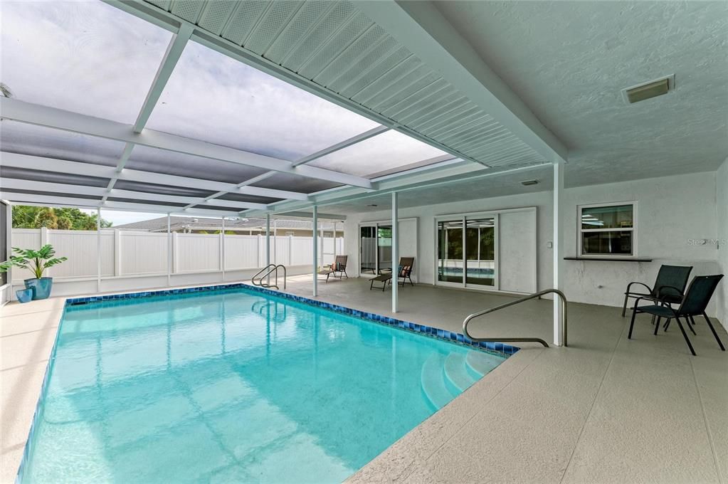 En Venta: $699,900 (3 camas, 3 baños, 1904 Pies cuadrados)